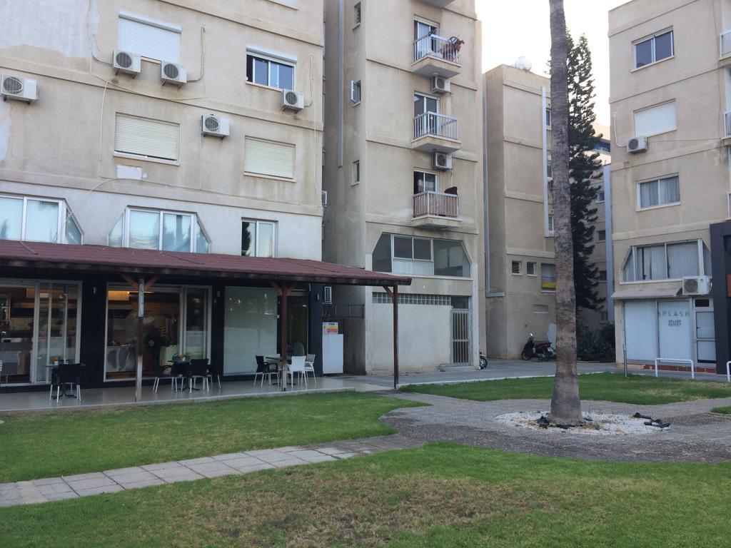 Billis Beach Apartment Limassol Exterior photo